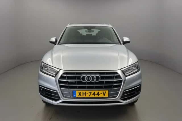 Audi Q5 (2018) thumbnail 2