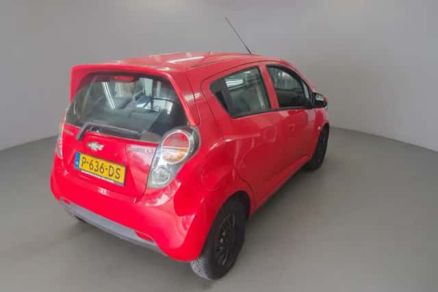 Chevrolet Spark (2012) thumbnail 4