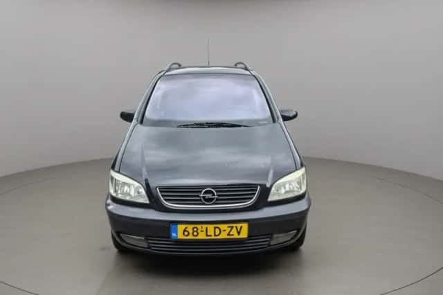 Opel Zafira (2002) thumbnail 2