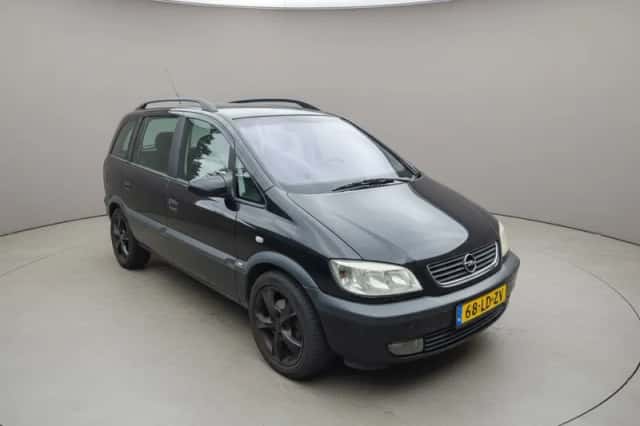 Opel Zafira (2002) thumbnail 3