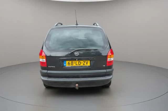 Opel Zafira (2002) thumbnail 5