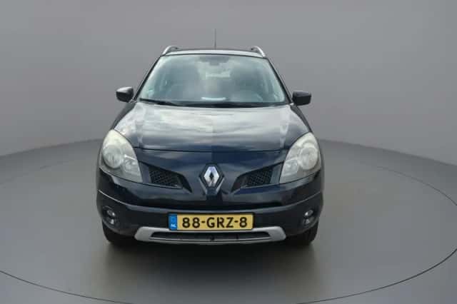 Renault Koleos (2008) thumbnail 2