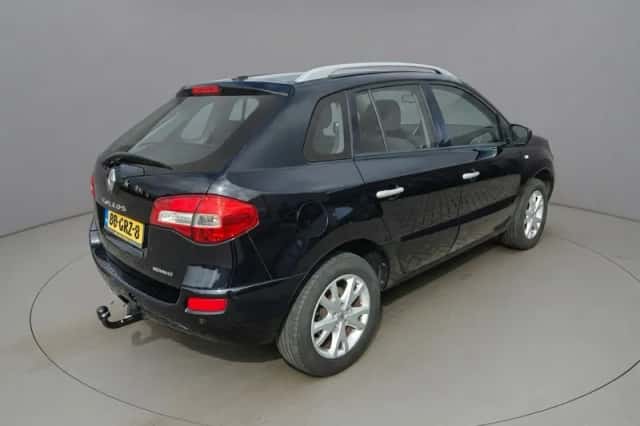 Renault Koleos (2008) thumbnail 4