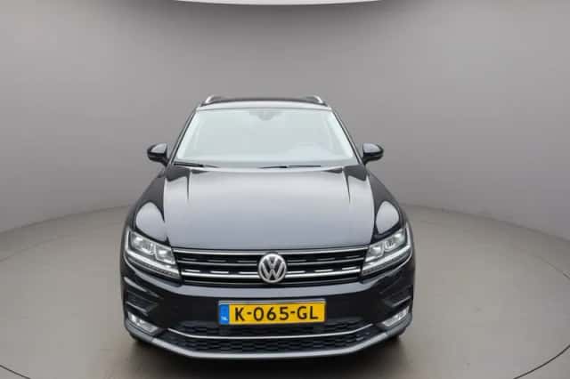Volkswagen Tiguan (2016) thumbnail 2