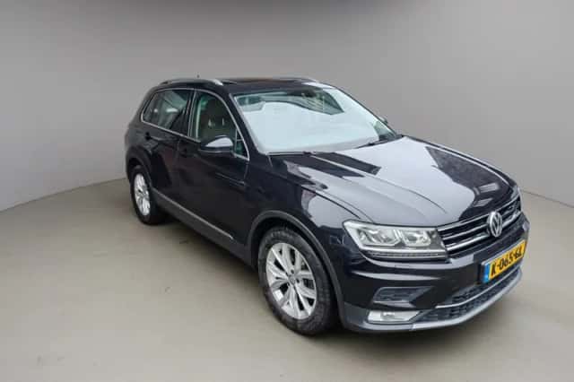 Volkswagen Tiguan (2016) thumbnail 3