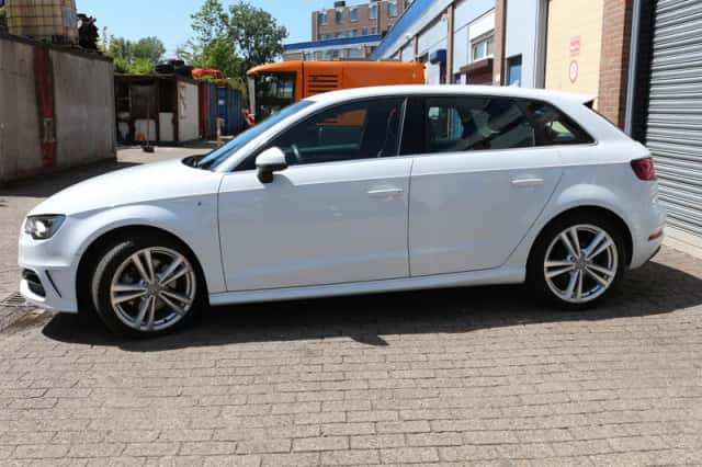 Audi A3 (2015) thumbnail 4