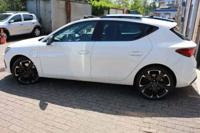 CUPRA Leon (2021) thumbnail 4