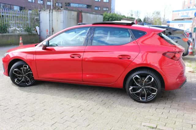 CUPRA Leon (2021) thumbnail 5