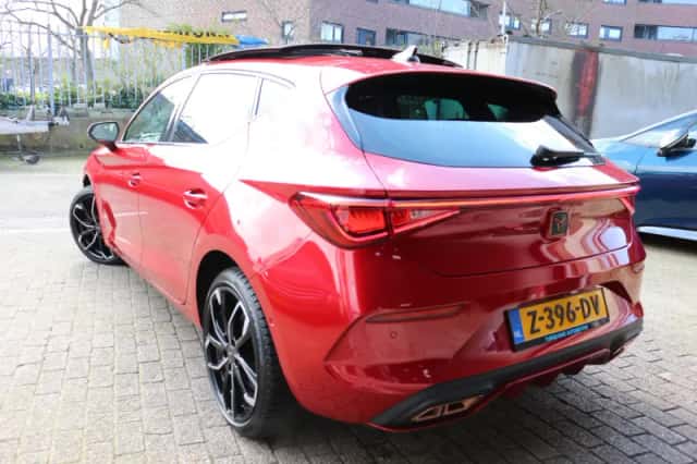 CUPRA Leon (2021) thumbnail 6