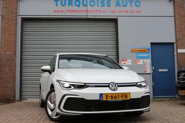 Volkswagen Golf (2021) thumbnail 2