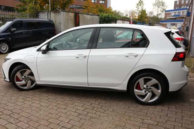 Volkswagen Golf (2021) thumbnail 5