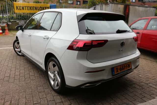 Volkswagen Golf (2021) thumbnail 6