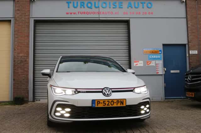 Volkswagen Golf (2021) thumbnail 2