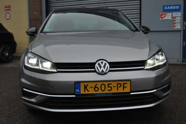 VW GOLF (2019) thumbnail 2