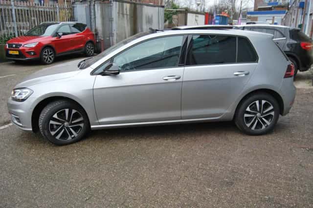 VW GOLF (2019) thumbnail 4