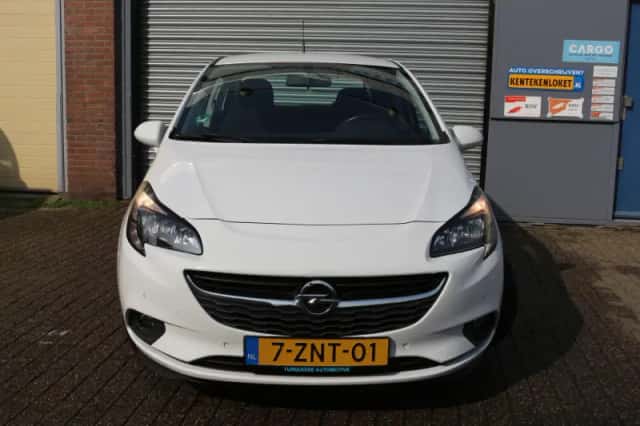 Opel Corsa (2015) thumbnail 3