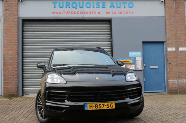 Porsche Cayenne (2019) thumbnail 1