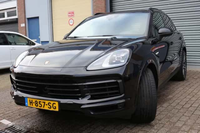 Porsche Cayenne (2019) thumbnail 3