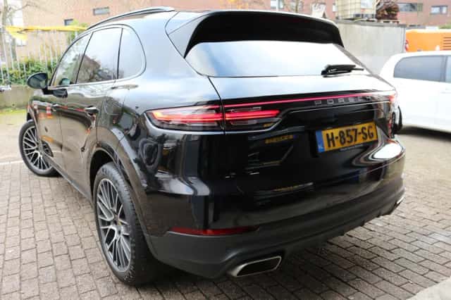 Porsche Cayenne (2019) thumbnail 5