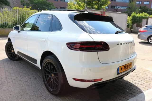 Porsche Macan (2018) thumbnail 6