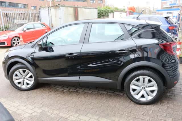 Renault Captur (2021) thumbnail 4