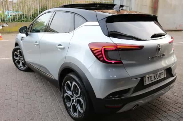 Renault Captur (2021) thumbnail 6