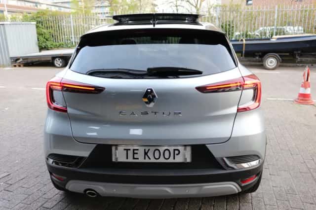 Renault Captur (2021) thumbnail 6