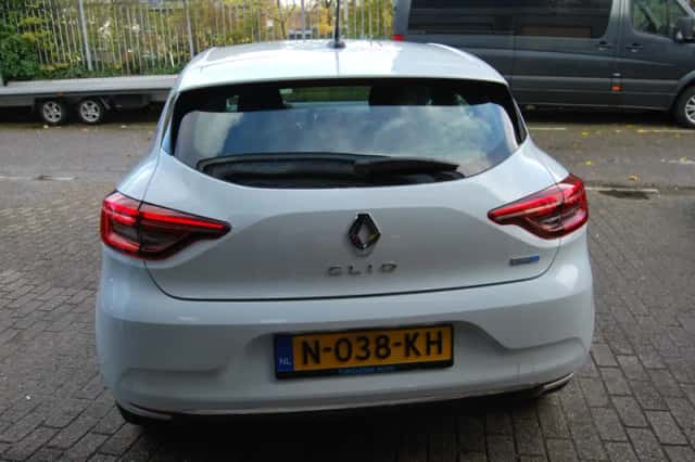 Renault Clio (2021) thumbnail 6