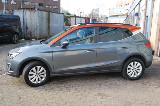 SEAT Arona (2018) thumbnail 4