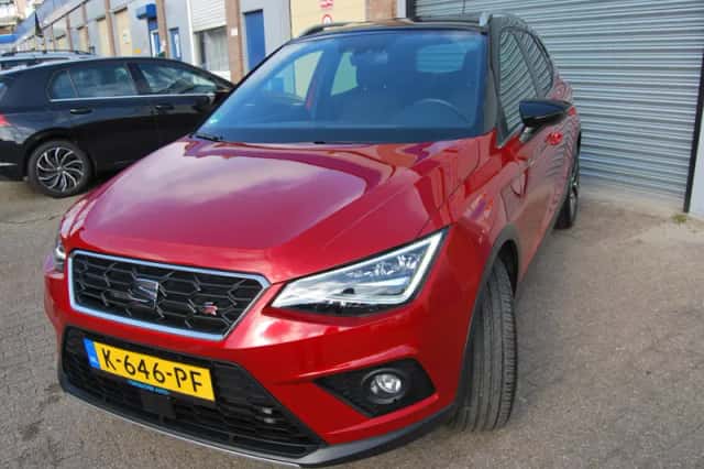 SEAT Arona (2019) thumbnail 3