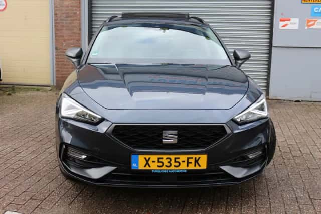 SEAT Leon (2022) thumbnail 2