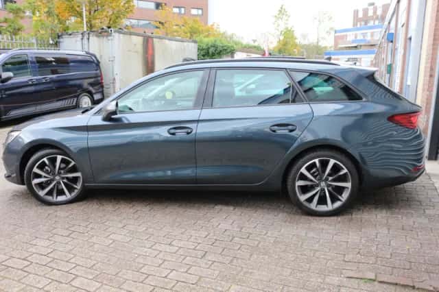 SEAT Leon (2022) thumbnail 5