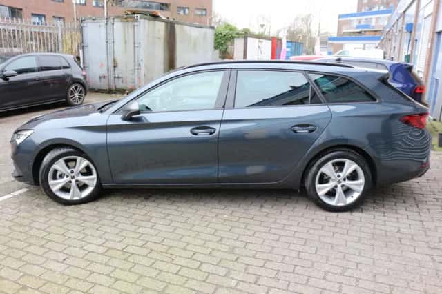 SEAT Leon (2021) thumbnail 4