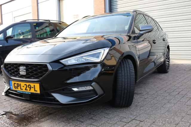 SEAT Leon (2021) thumbnail 3