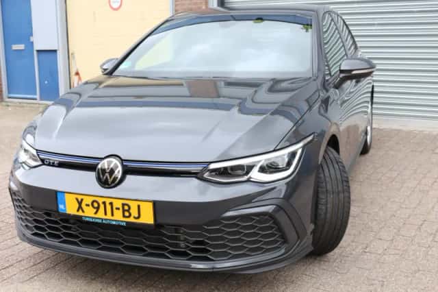 Volkswagen Golf (2021) thumbnail 4