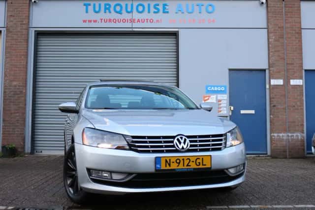 VW PASSAT (2015) thumbnail 1