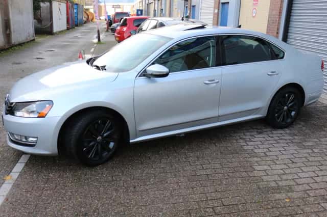 VW PASSAT (2015) thumbnail 4