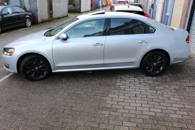 VW PASSAT (2015) thumbnail 5