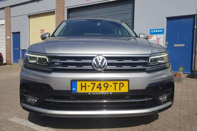 VW TIGUAN (2018) thumbnail 2