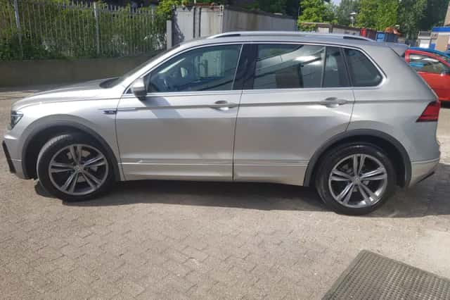 VW TIGUAN (2018) thumbnail 4