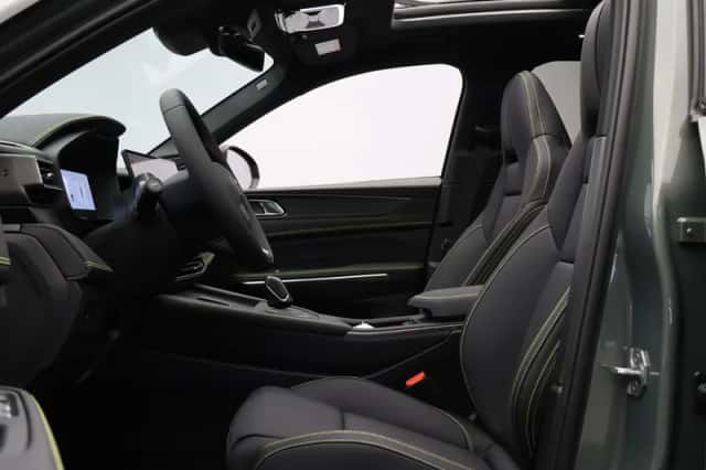 Lynk & Co 01 (2026) thumbnail 6