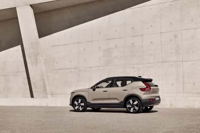 Volvo EX40 (2026) thumbnail 2