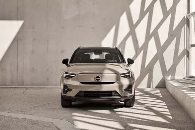 Volvo EX40 (2026) thumbnail 4