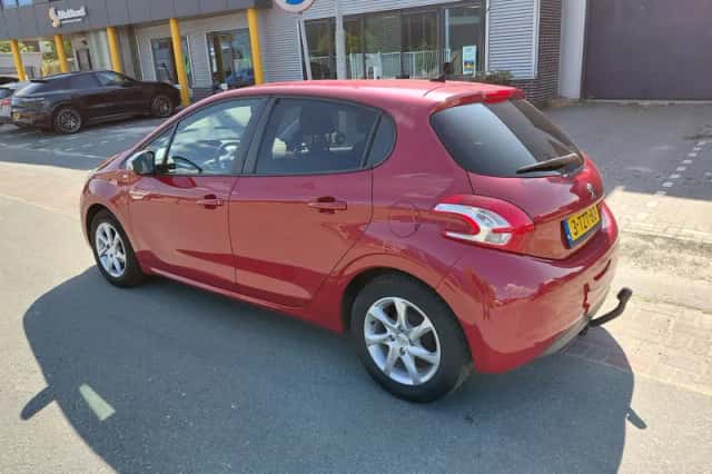 Peugeot 208 (2014) thumbnail 4