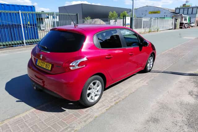 Peugeot 208 (2014) thumbnail 5