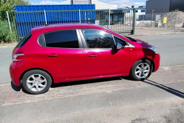 Peugeot 208 (2014) thumbnail 6