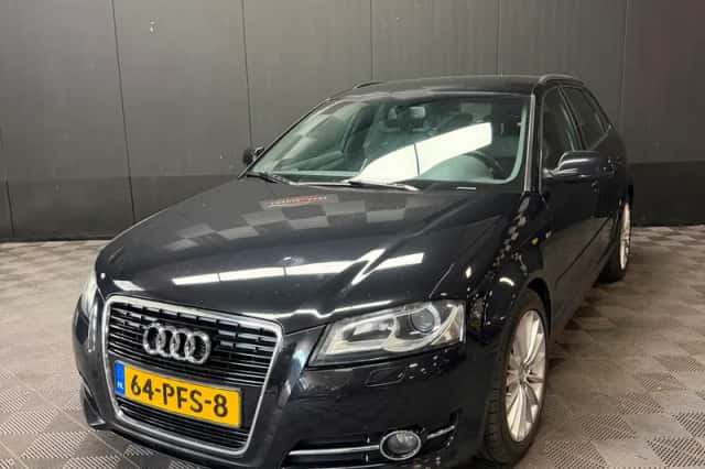 Audi A3 (2011) thumbnail 3