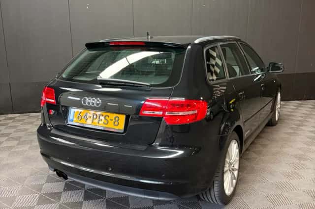 Audi A3 (2011) thumbnail 4