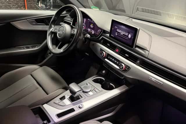 Audi A4 (2017) thumbnail 11
