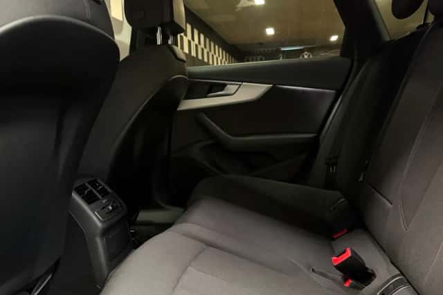 Audi A4 (2017) thumbnail 12